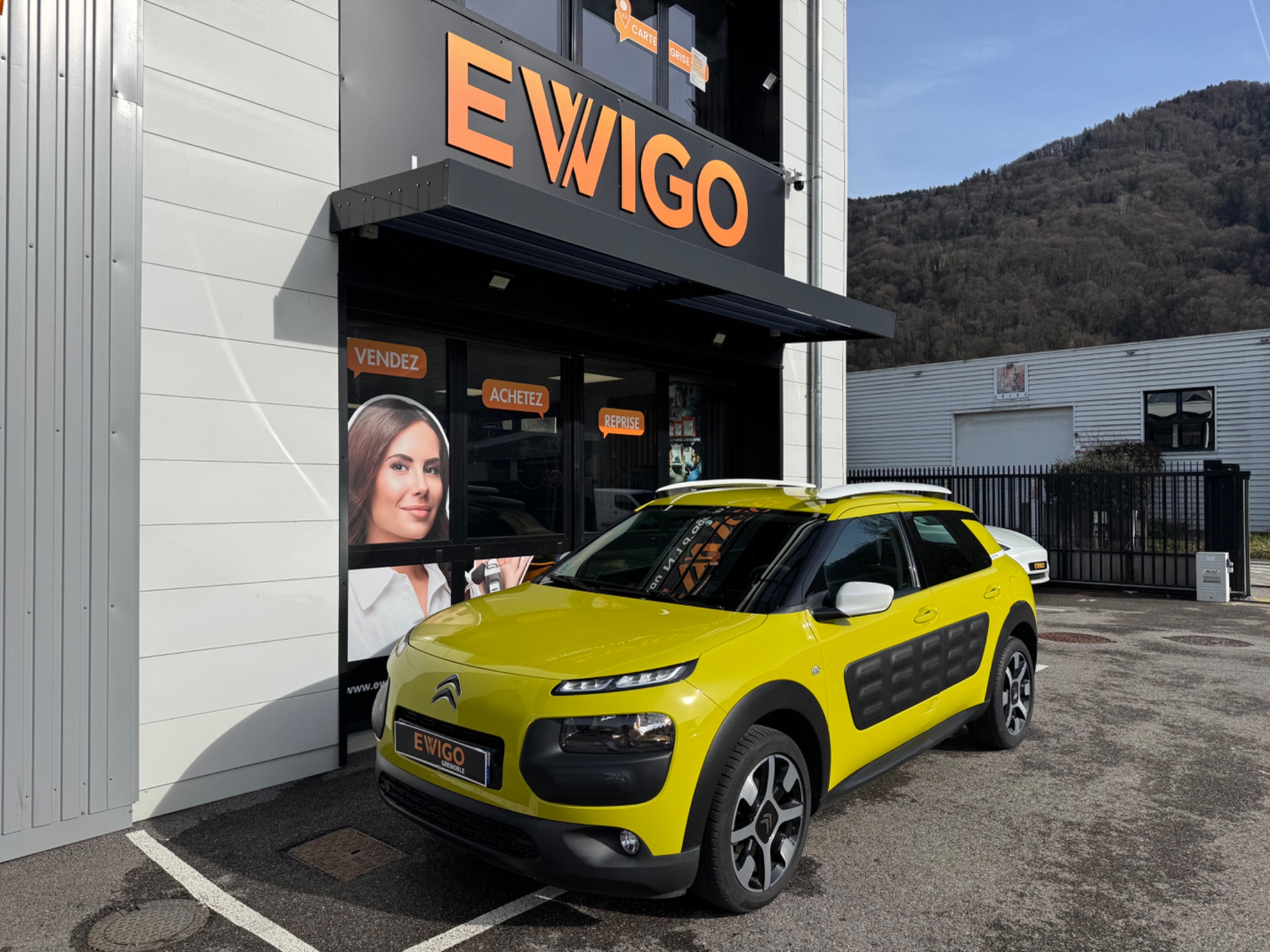 Fiche technique Citron C4 cactus BlueHDi 100 Shine 2015 (5 CV) 10177345